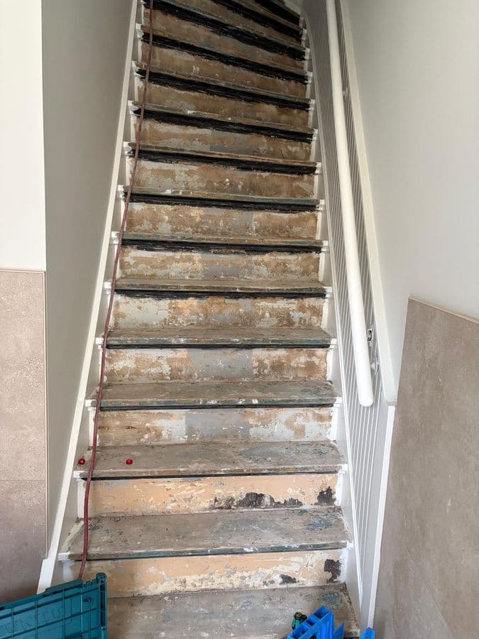 Originele klassieke trap Bodegraven vóór renovatie