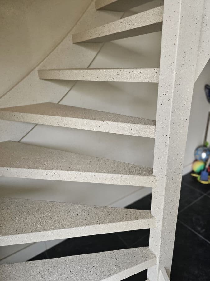 Signature CrystalSand — subtiel kleurverschil tussen treden en rest