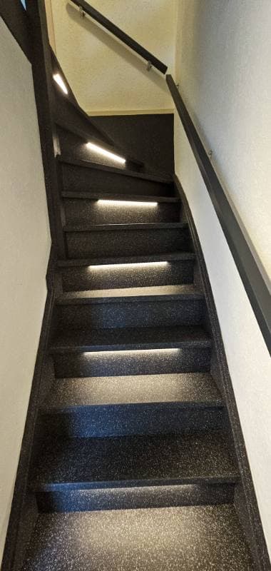 traprenovatie met PolarSpeckle stone structuur in Waddinxveen