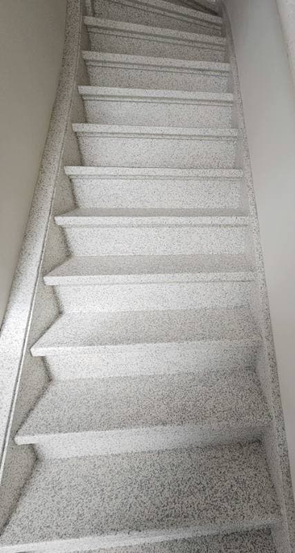 traprenovatie met Snow Dust stone structuur in Woerden