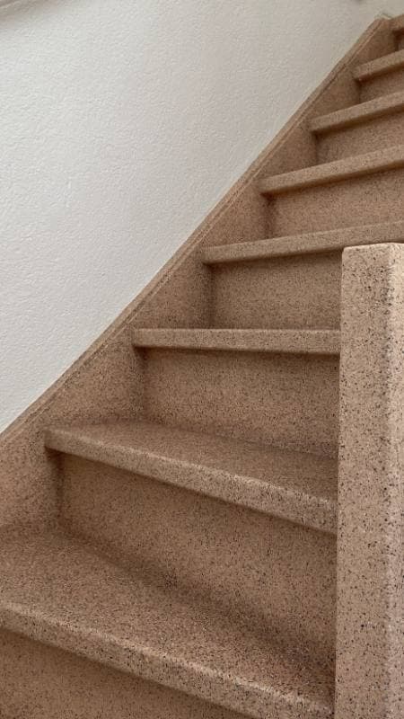 traprenovatie met Granite Sand stone structuur in Zoetermeer